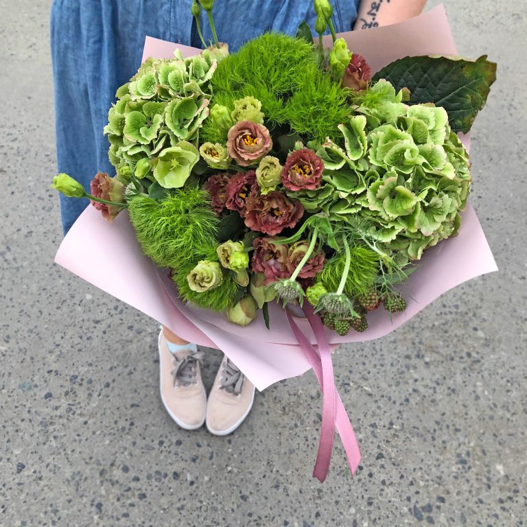 Зеленый букет цветов купить в Екатеринбурге с доставкой